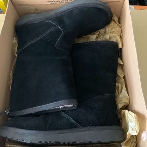 Girls Black Uggs